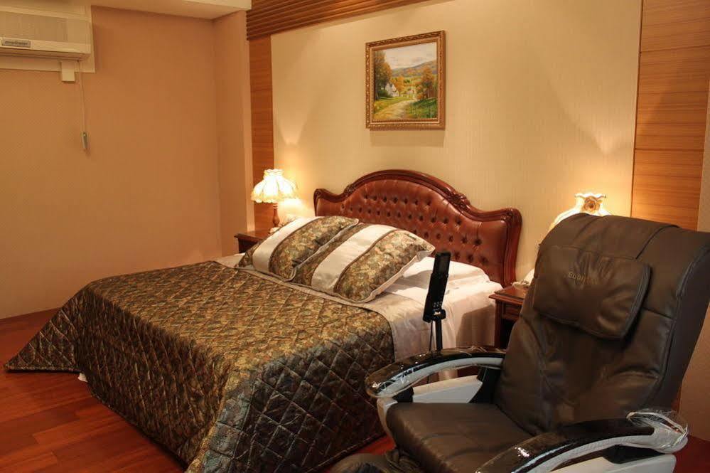 Champs Yazuh B&B Jiji Exterior photo